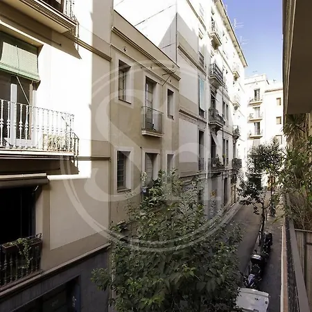 Practico Apartamento En Gracia Barcelona Exterior photo