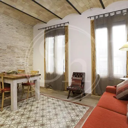 Practico Apartamento En Gracia Barcelona Exterior photo